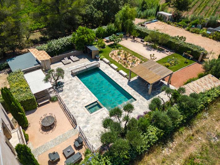 Villa pour 12 personnes, avec Balcon et Jacuzzi ainsi que Terrasse et Jardin à Cuers