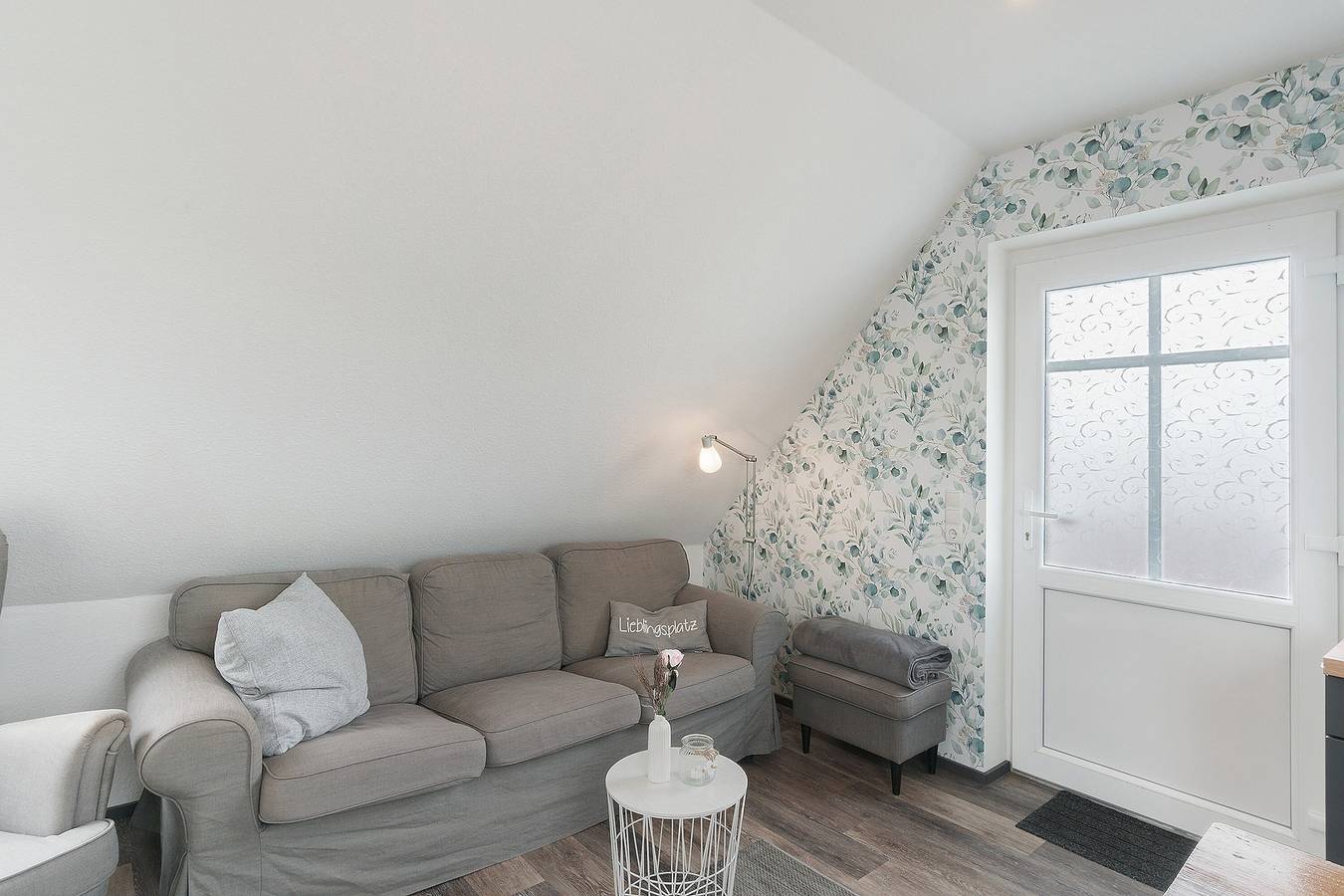 Entire apartment, Apartment 'Ferienwohnung Am Ewigen Meer' with Shared Terrace and Wi-Fi in Eversmeer, Nordseeküste