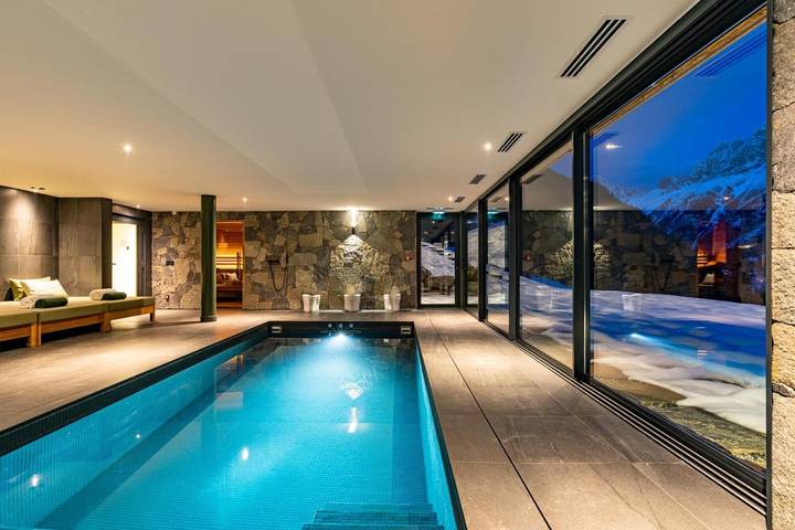 Chambre d’hôte pour 2 personnes, avec Balcon et Terrasse ainsi que Jacuzzi et Jardin à Chamonix-Mont-Blanc