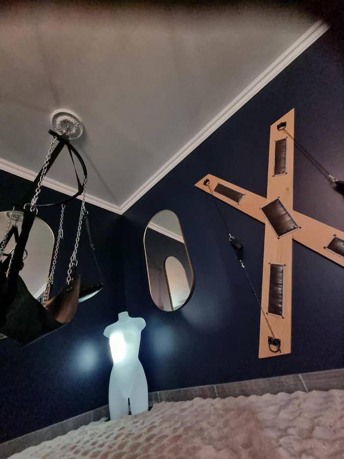 Appartement entier, La Volupté Love Room Jacuzzi Baignoire in Bétheniville, Marne