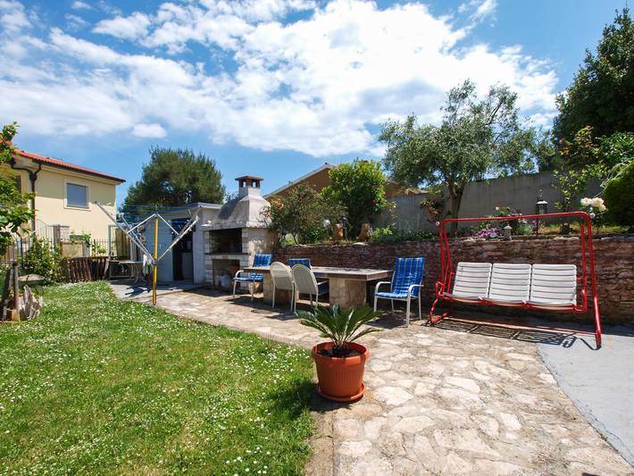 Ganze Wohnung, Ferienwohnung für 4 Personen mit Terrasse in Premantura, Südküste Istrien