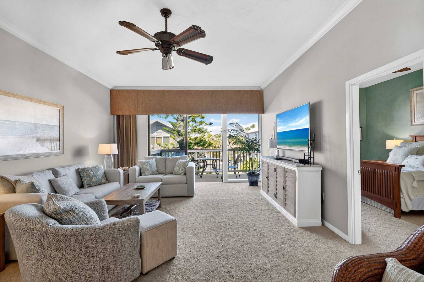 Upgraded Lake House Condo 1Min To Siesta Key Beach in Siesta Key Beach, Siesta Key