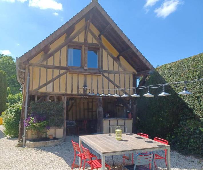 Location de vacances pour 4 personnes, avec piscine et jardin à Saint-Denis-de-Villenette - 3
