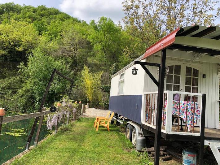 Maison de vacances pour 3 personnes, avec vue ainsi que vue sur le lac et jardin, animaux acceptés dans le Lot