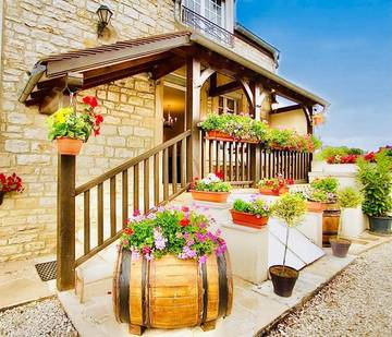 Gîte pour 6 personnes, avec terrasse à Comblanchien