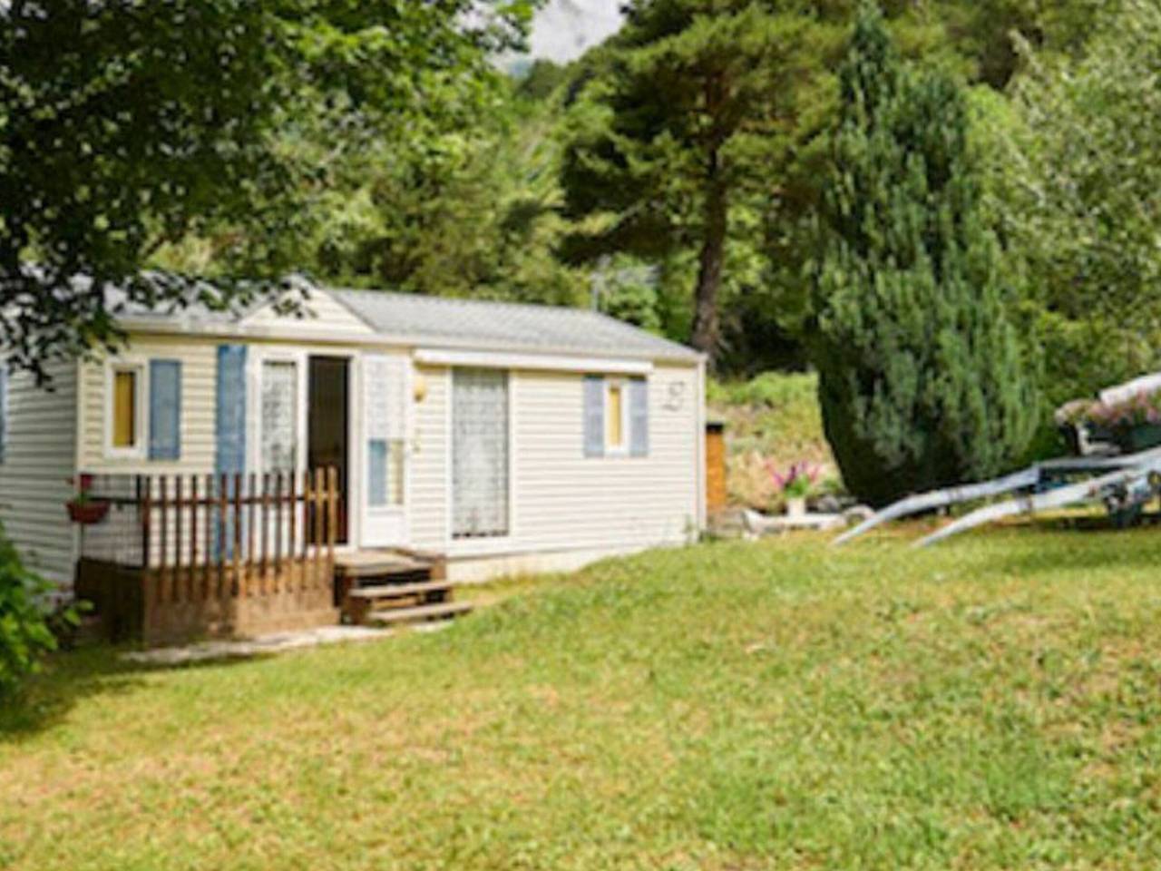 Mobil home avec animaux - 4 pers. in Séez, Région d'Albertville
