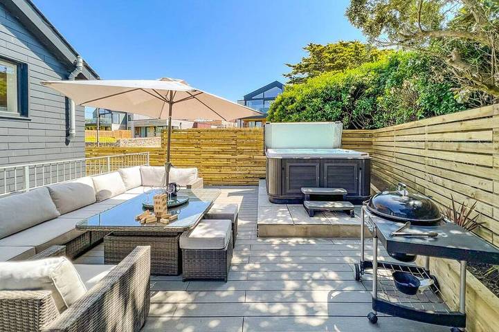 Holiday rental for 6 people, with hot tub in Constantine Bay