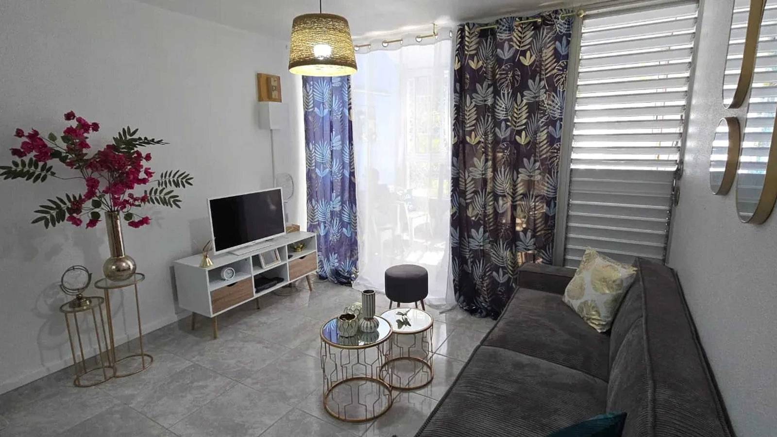 Apartamento entero, Acogedor apartamento en Le Gosier - 37 m² con terraza in Le Gosier, Guadalupe