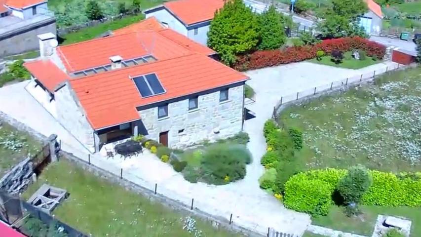 Location de vacances pour 12 personnes, avec jardin ainsi que vue sur le lac et vue, animaux acceptés à Castro Laboreiro - 3