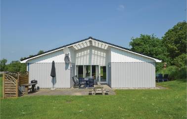 Ferienhaus für 12 Personen, mit Terrasse und Whirlpool sowie Sauna in Hvalpsund