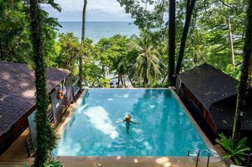 Station pour 2 personnes, avec jardin ainsi que terrasse et piscine dans Khao Lak