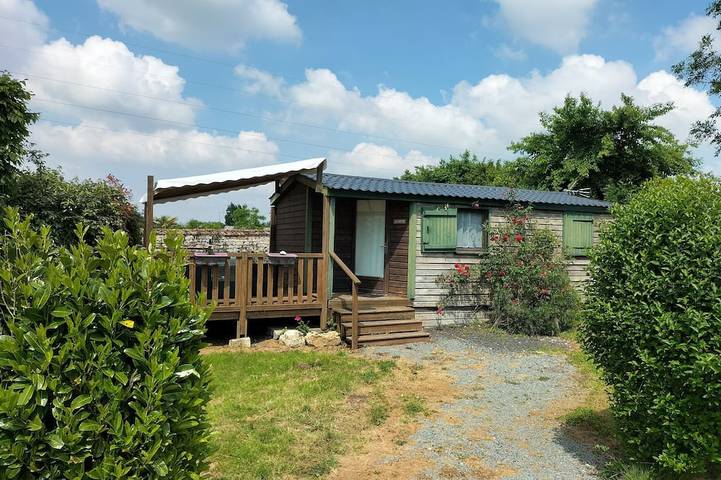 Gîte pour 2 personnes, avec jardin à Cabariot