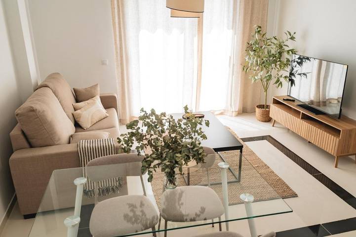 Apartamento para 4 personas, con vistas además de piscina y terraza en Baeza