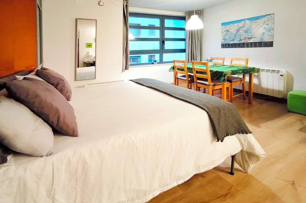 Entire apartment, The Best Location at the Foot of La Molina Slopes in La Molina, Alp