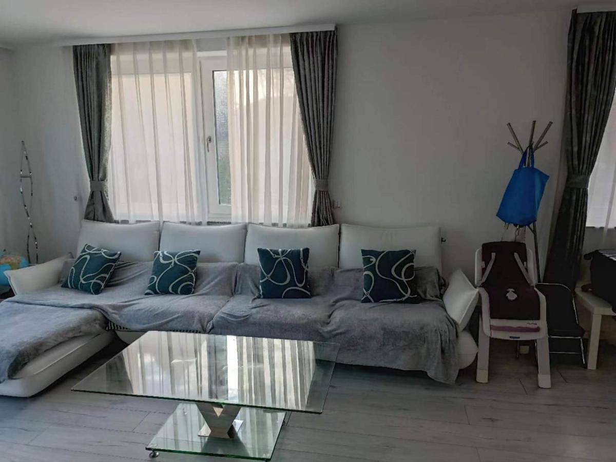 Traumhafte Ferienwohnung mit drei Schlafzimmer in Wiesbaden, Südhessen