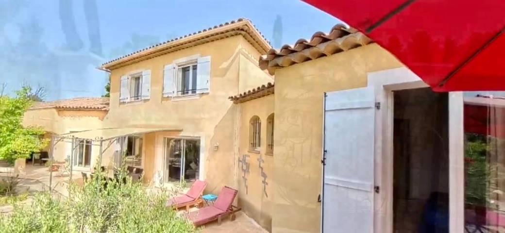 Chambre d’hôte pour 3 personnes, avec piscine ainsi que jardin et vue à Flayosc - 4