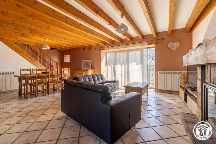 Gîte pour 6 personnes, avec jardin à Vernines - 2