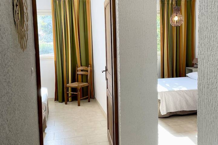 Location de vacances pour 6 personnes, avec jardin et terrasse dans Plage de Lava - 2