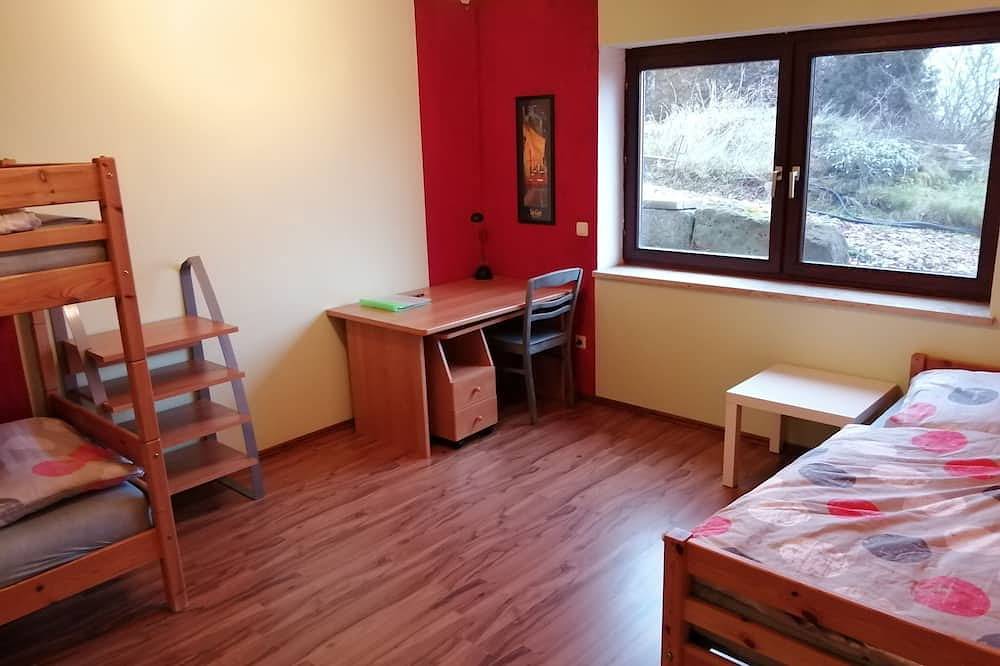 Ganze Wohnung, Komplette Ferienwohnung  1km zum Funpark und nur 15 Minuten nach Nürnberg in Zirndorf, Franken