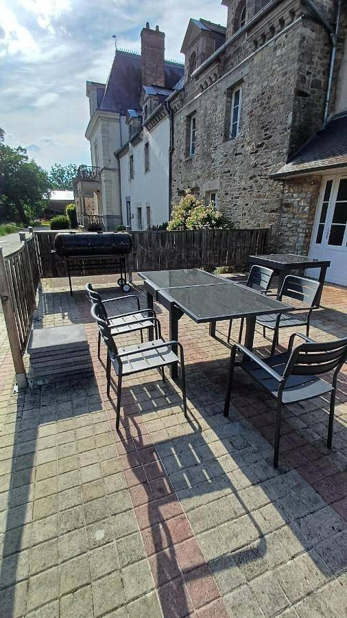 Gîte pour 6 personnes, avec terrasse ainsi que vue et jardin à La Bouëxière - 3