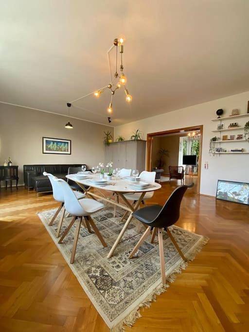Vakantiewoning voor 6 personen, with Balkon and Terras as well as Tuin and Uitzicht in Aken