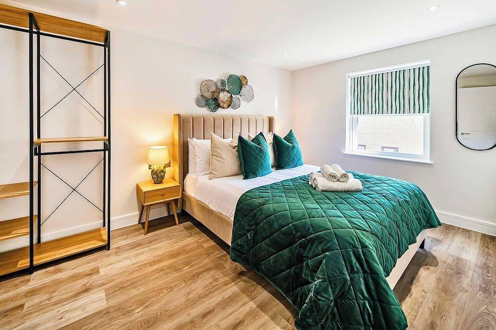 Geheel appartement, Brand New | Town Center | Free Wifi | 58 Inch Tv in Rushmoor, Hampshire