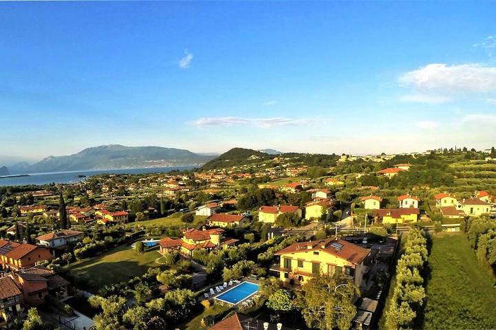 Ganze Wohnung, Apartment 8: secluded and quiet. Cool and comfortable in Manerba del Garda, Gardasee-Berge