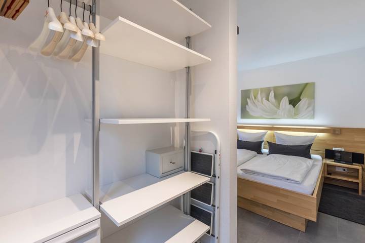 Hel lejlighed, Apartment "Korn" with Shared Garden & Wi-Fi in Albstadt, Neckar-Alb