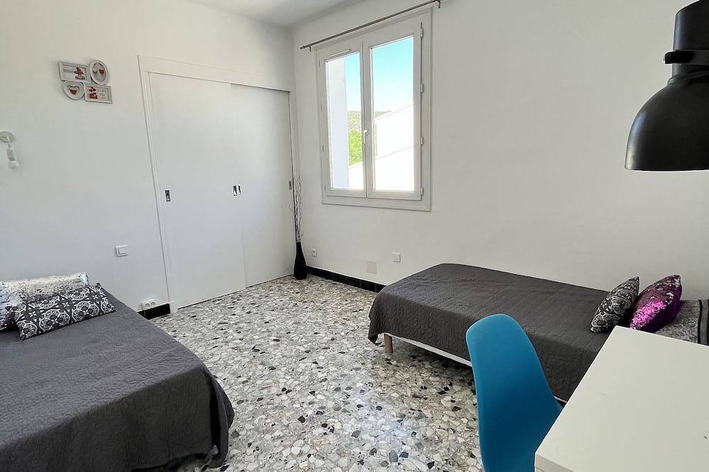 Village House in Meyreuil, Aix-en-Provence region