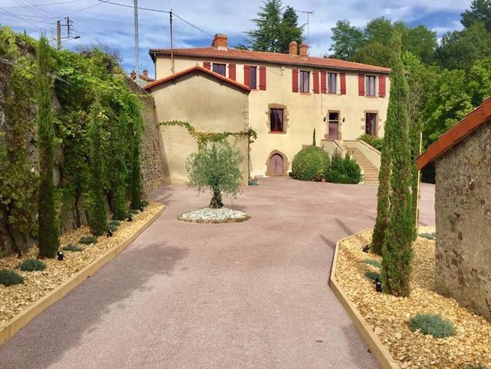 Location de vacances pour 5 personnes, avec piscine ainsi que jardin et vue à Montfaucon-Montigné - 3
