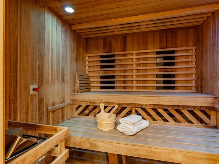 Chalet für 11 Personen, mit Sauna und Balkon in Saalbach - 2