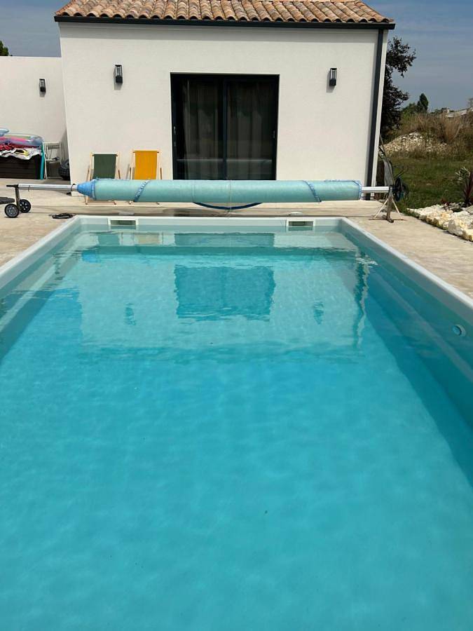 Gîte pour 2 personnes, avec piscine ainsi que jardin et jacuzzi à Gémozac - 4