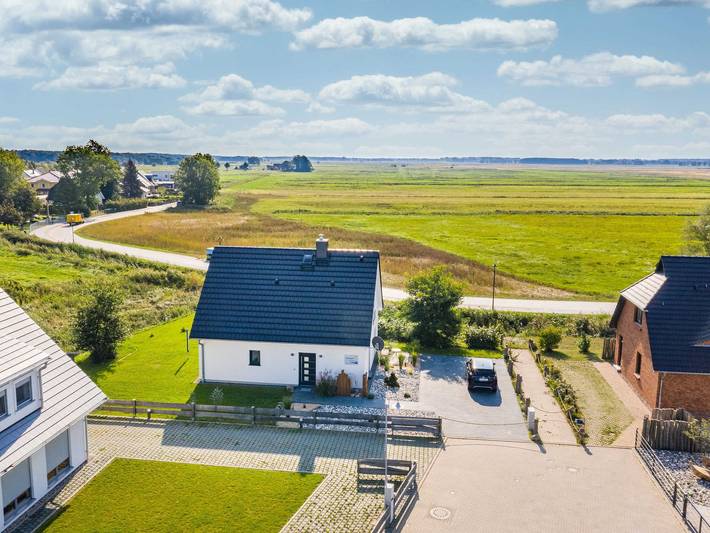 Ferienhaus für 8 Personen, mit Ausblick und Sauna sowie Balkon und Garten, kinderfreundlich in Karlshagen - 4