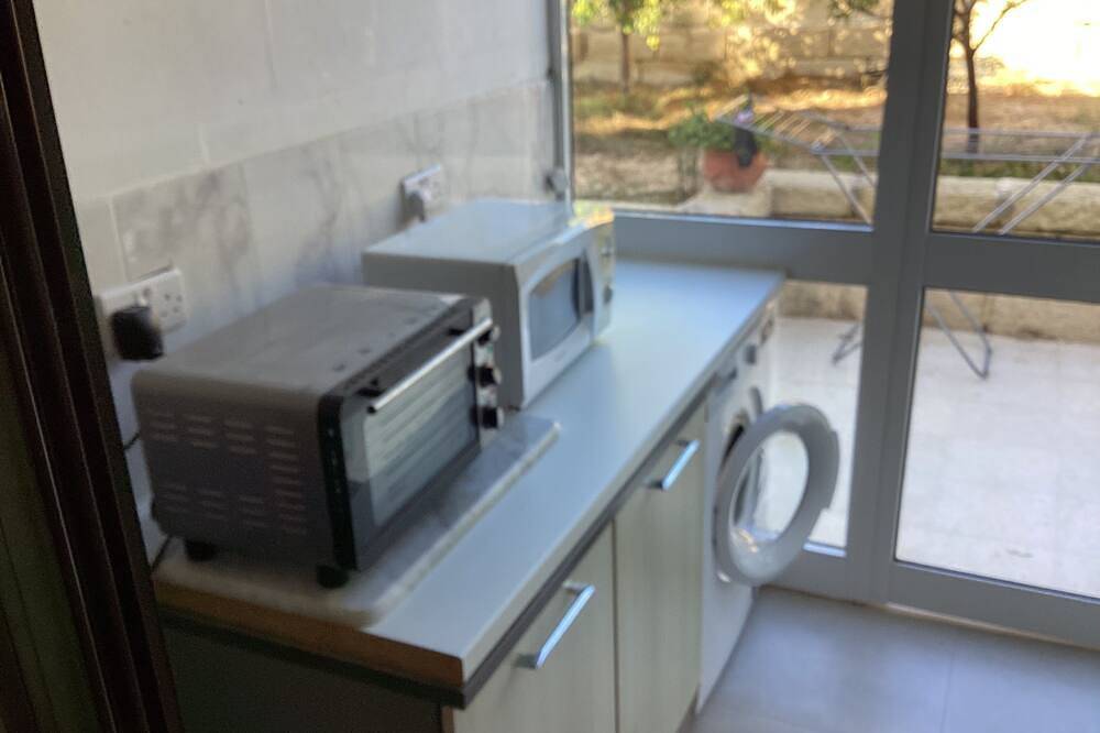 Guesthouse with pool with Ac and Wifi in fabulous Naxxar/ Qawra in Naxxar, Malta Island