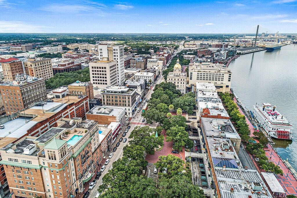Ganze Wohnung, Luxurious Studio with Parking on Historic Bay Street by Lucky Savannah in Savannah, Chatham County