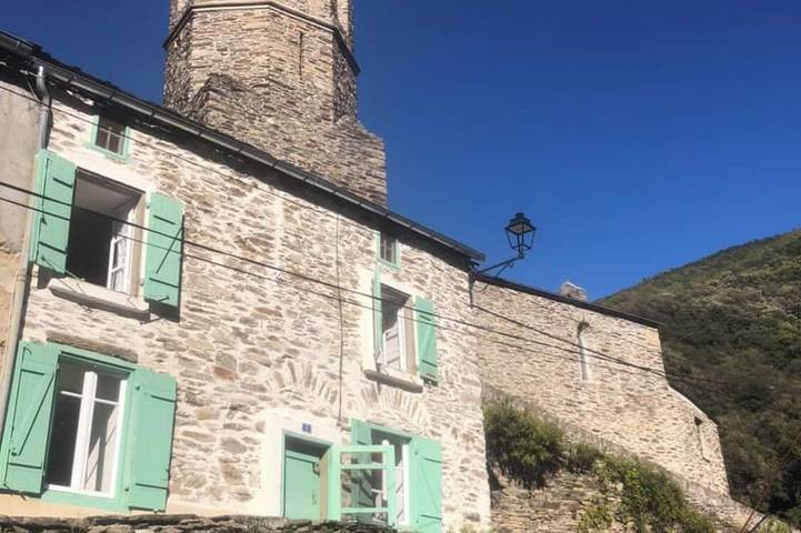 Gîte pour 5 personnes, avec terrasse à Miraval-Cabardes