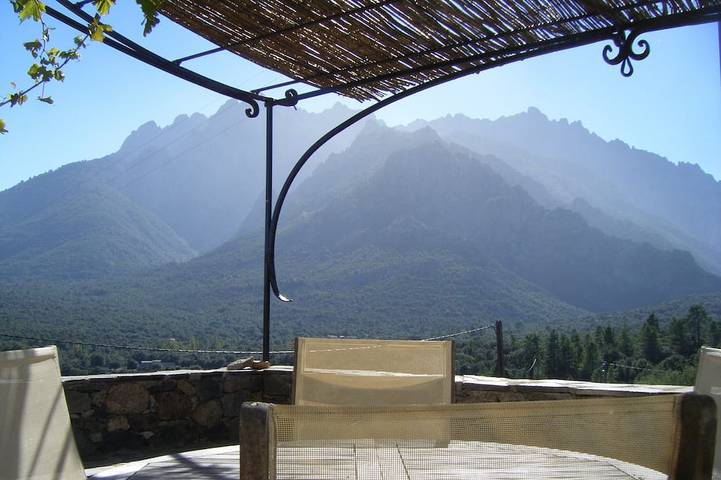 Gîte pour 4 personnes, avec Terrasse à Moltifao