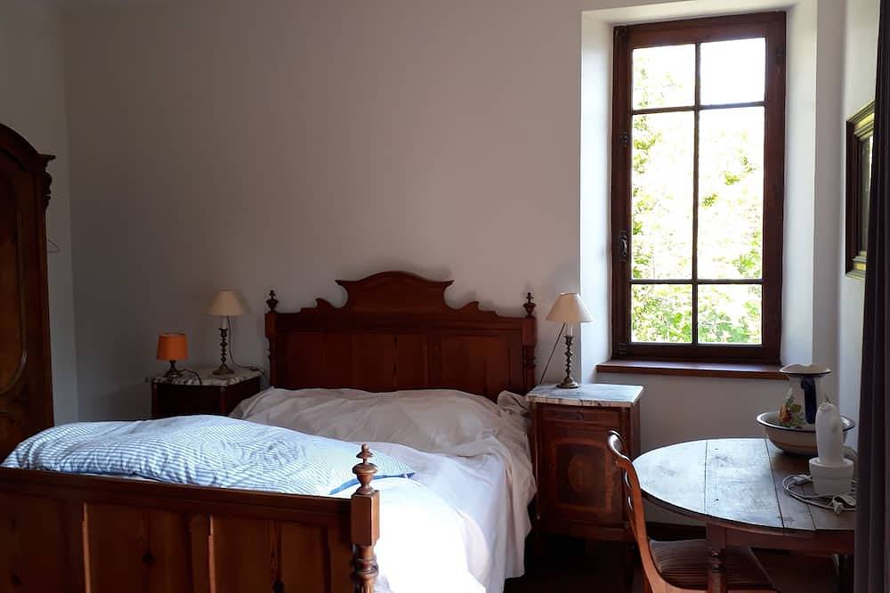 Maison de 7 Chambres Pour 15 Personnes in Perros-Guirec, Côte de Granit Rose