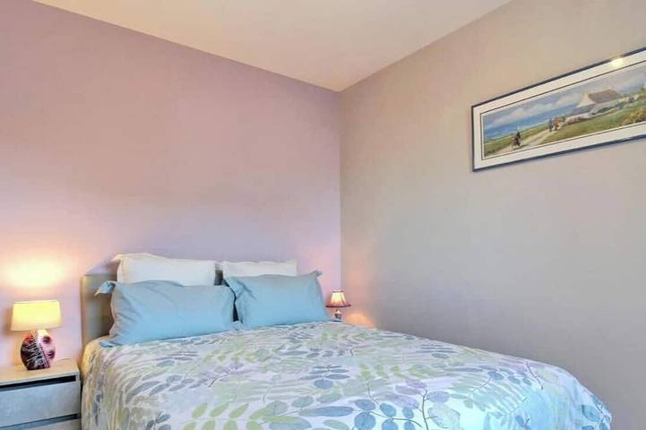 Large House 4 bedrooms. 125 m2 .2 closed garages in Ploeren, Côte des Mégalithes