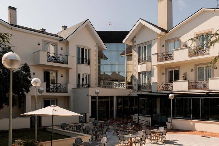 Apartamento para 2 personas, con Terraza además de Jardín y Piscina en Torrelodones