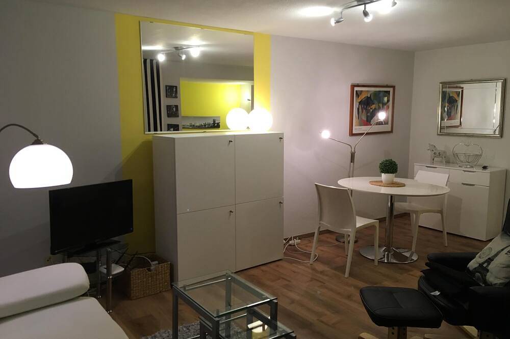 Ganze Wohnung, Apartment \"Oase\"  - 1,7 km zum Zentrum - ruhig und grün in Saarbrücken, Saargau