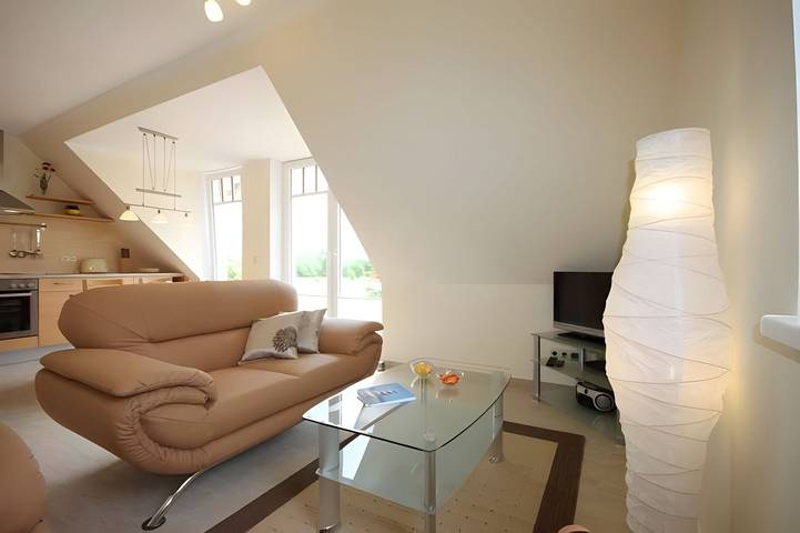 Ferienwohnung für 4 Personen, mit Balkon und Sauna sowie Garten in Börgerende-Rethwisch