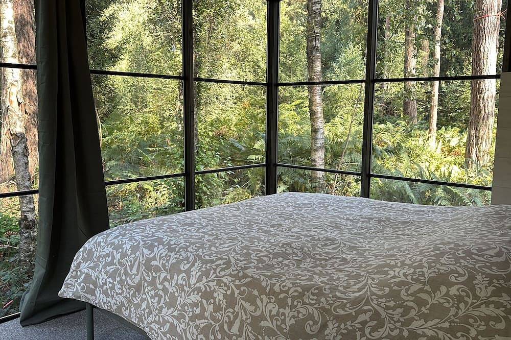 Tiny house in a bunker in the middle of the woods! Ideal for a couple's break in Rixensart, Wallonisch-Brabant