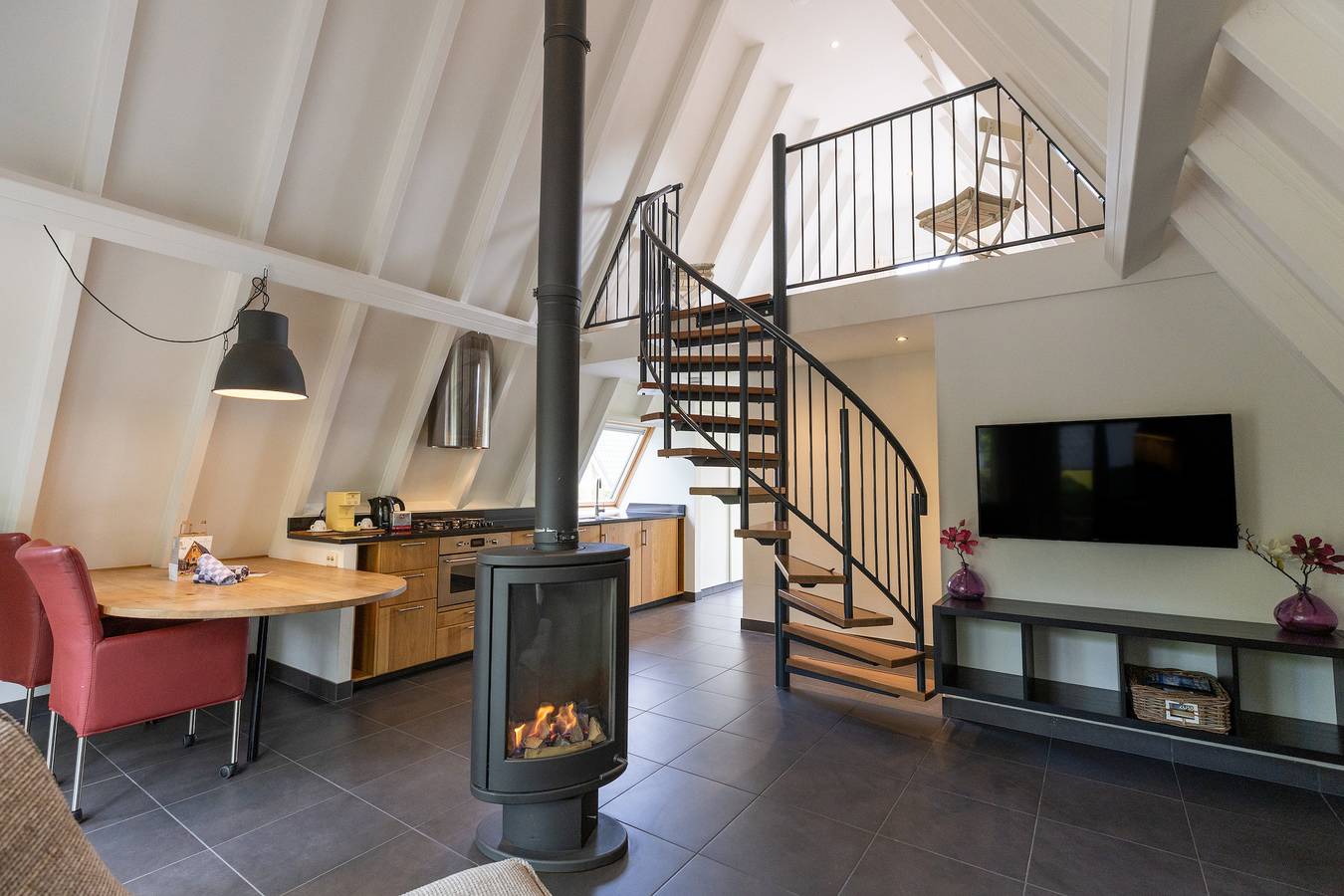 Hof van Salland Parkbeheer B.V. — Wellness Lodge met Sauna en Whirlpool | 2 pers. in Hellendoorn, Sallandse Heuvelrug