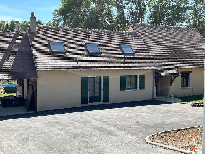 Location de vacances pour 7 personnes, avec piscine et terrasse à Crézancy-en-Sancerre