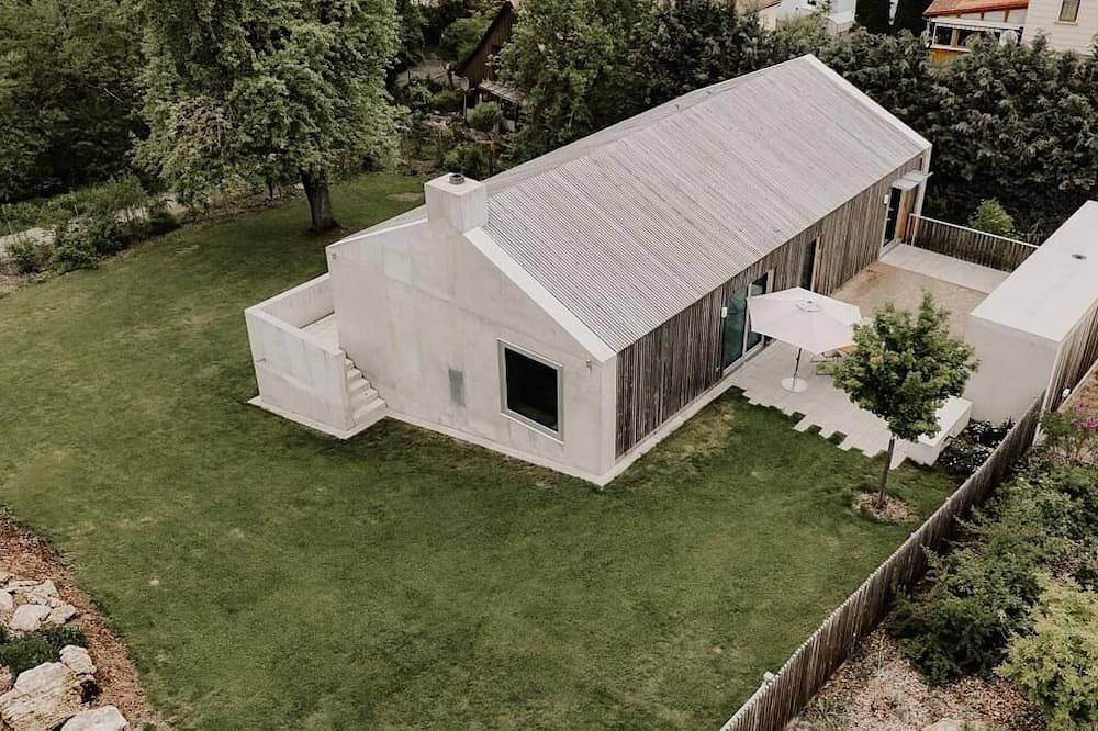 Design Architektenhaus, großer umzäunter Garten, Kamin,  Klafs Sauna, große Fensterfächen und Innenhof auf dem Land in Blaufelden, Hohenlohe