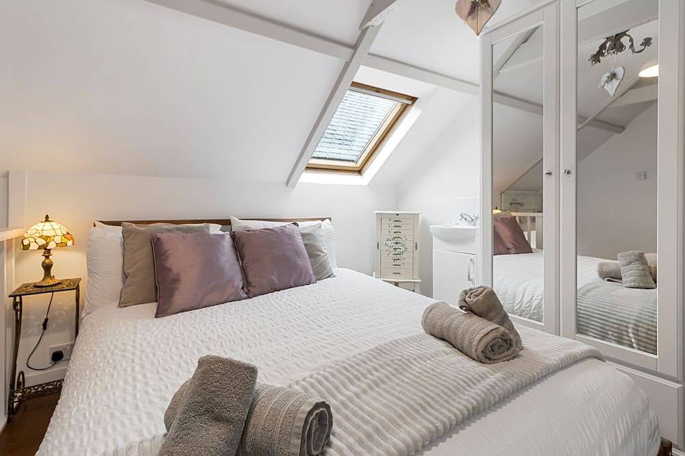 Pip's Cottage by Staytor Accommodation in Exeter, Devon