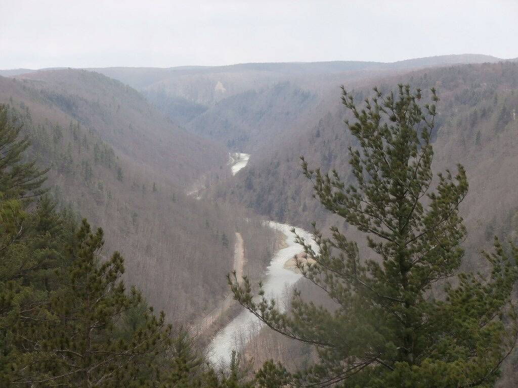 Lake House for 10 Guests in Pennsylvania, USA