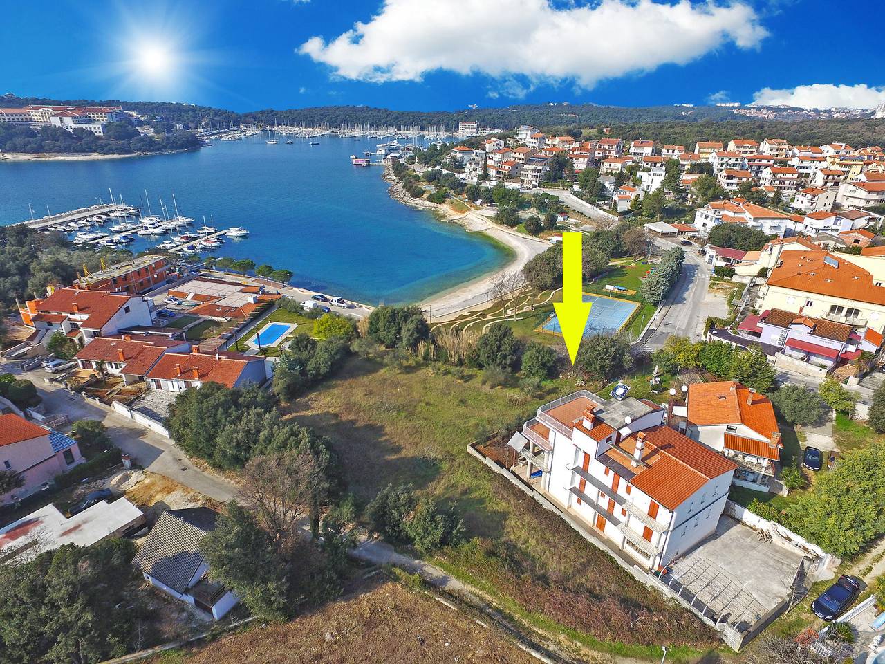 Geheel appartement, Vakantieappartement voor 2 personen met terras in Pjescana Uvala, Zuidkust Istrië
