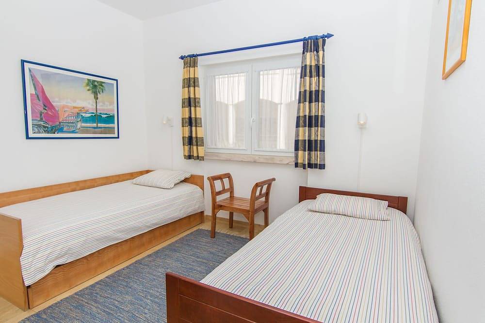 Ganze Wohnung, Schöne Wohnung mit Meerblick von der Terrasse - Gemeinschaftspool 100m entfernt in Santa Maria, Lagos